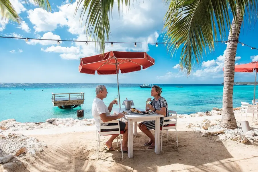 Lunch on the beach karakter